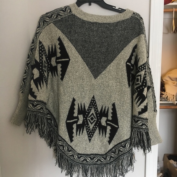 Western Aztec Poncho sweater M/L - Picture 5 of 5